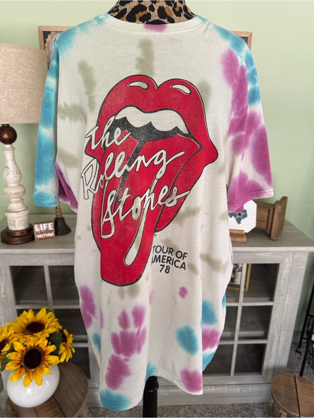 the Rolling Stones White Tie-Dye Tee with Red Tongue Graphic Sz 2xl